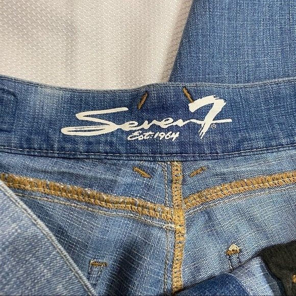 Seven7 Skinny Easy Fit Light Wash Jeans - Picture 7 of 8